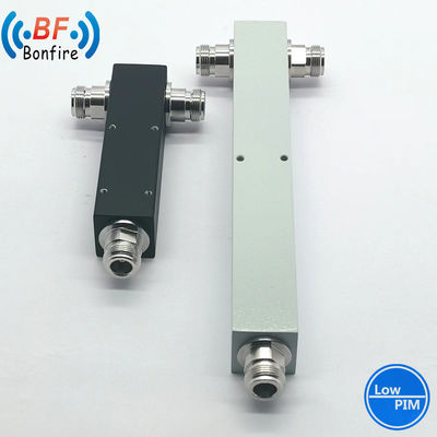 698-4000MHz 300 N Female Type Connector 2 Way Round Cavity RF Power Splitter in Grey