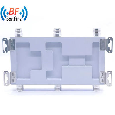 Package Gross Weight 1.410kg 698-2700MHz 3X3 Matrix N Female Low Vswr Hybrid Couplers
