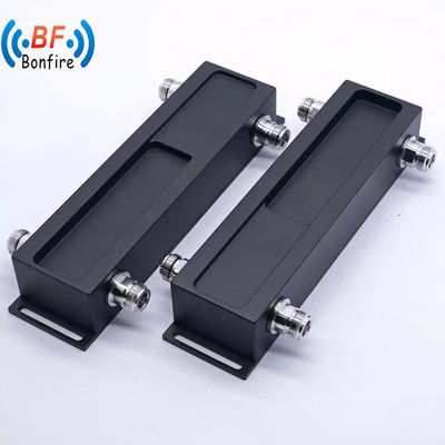 Package Gross Weight 0.780kg Grey/Red/Black 698-4000MHz Passive RF 2X2 Hybrid Combiner