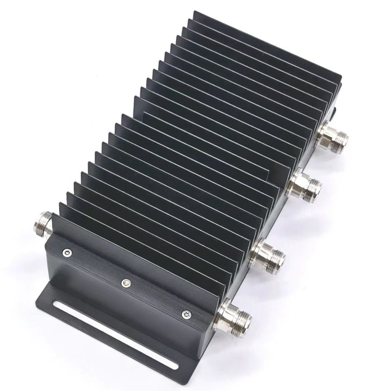 698-3800MHz Low Insertion Loss 4 in 1 out Hybrid Coupler NF RF Hybrid Combiner Black