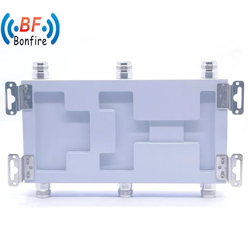 Package Gross Weight 1.410kg 698-2700MHz 3X3 Matrix N Female Low Vswr Hybrid Couplers